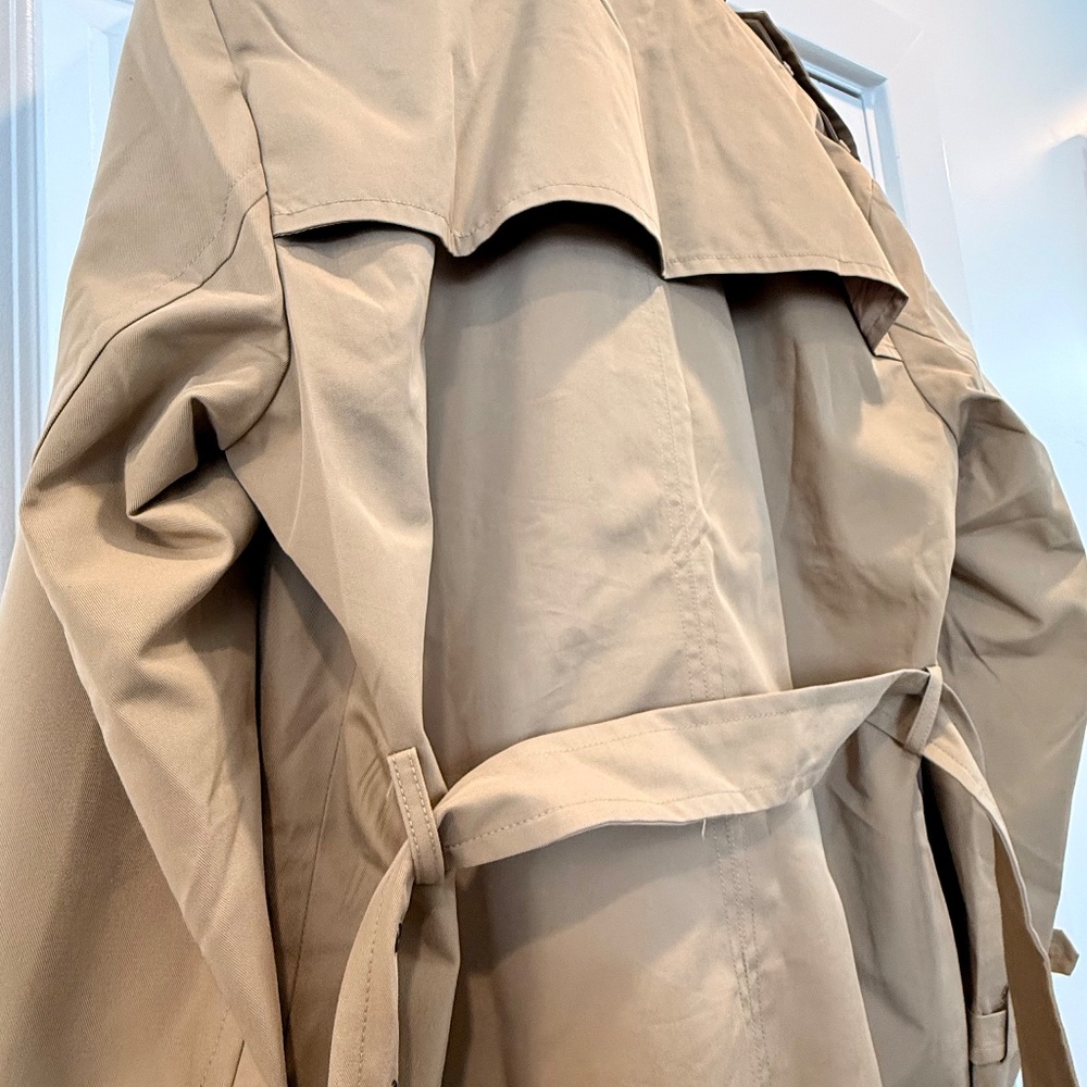 Brand New w tags!!! Banana Republic Mens Trench Coat. Khaki size L. Relaxed fit. - Picture 11 of 15